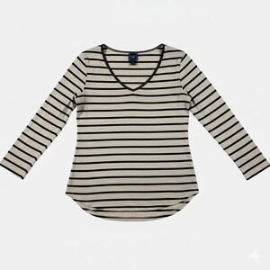 GAP Womens Size XS V-Neck Long Sleeve Striped Shirt Gray Black Curved Hem